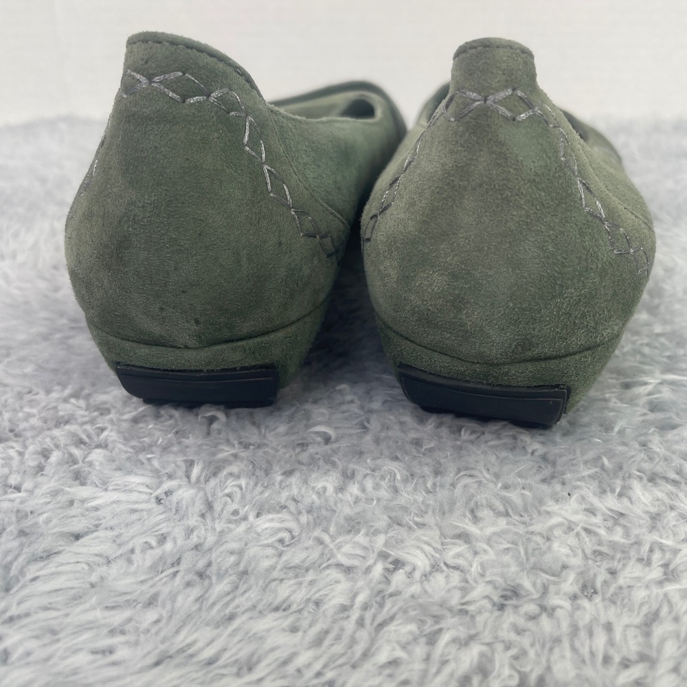 Clarks Artisan Loafers Womens 8M Green Suede Embroidered Slip On Flats - Picture 5 of 8